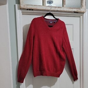 Izod Men's V-Neck Sweater in Bold Burgundy Red Size L